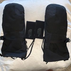 North face dry vent mittens (NWT)
